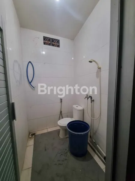 image SEWA RUKO TINGKAT  2 KAWASAN PADAT PENDUDUK COCOK UNTUK BERBAGAI MACAM USAHA ATAU TEMPAT TINGGAL (4)