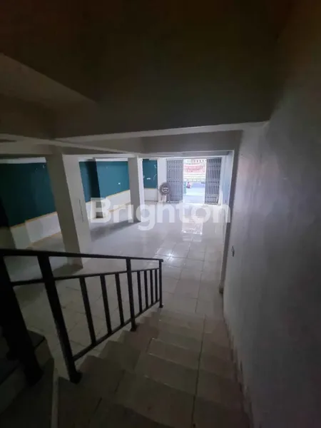 image SEWA RUKO TINGKAT  2 KAWASAN PADAT PENDUDUK COCOK UNTUK BERBAGAI MACAM USAHA ATAU TEMPAT TINGGAL (7)