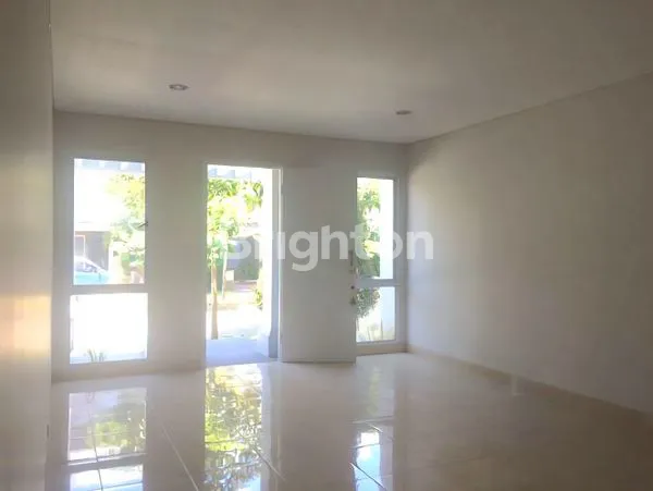 image RUMAH HYLAND GREENWICH BSD CITY (3)