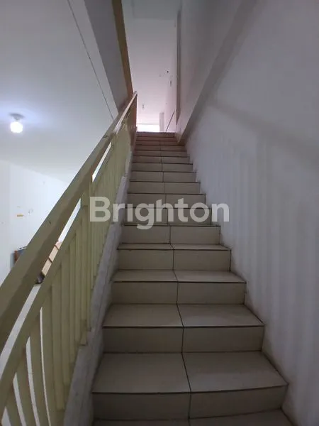 image RUKO CANTIK 3 LANTAI SIAP PAKAI DI PALEM SEMI KARAWACI TANGERANG POSISI HOEK (6)