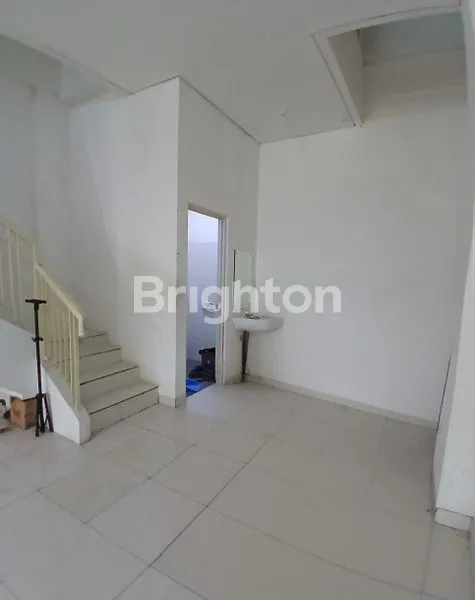 image RUKO CANTIK 3 LANTAI SIAP PAKAI DI PALEM SEMI KARAWACI TANGERANG POSISI HOEK (4)