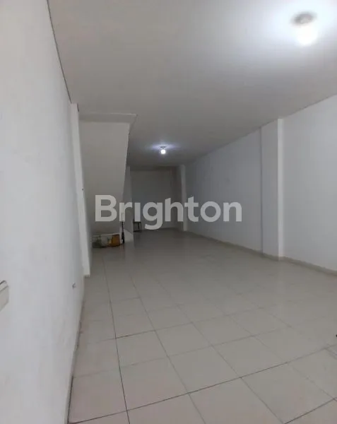 image RUKO CANTIK 3 LANTAI SIAP PAKAI DI PALEM SEMI KARAWACI TANGERANG POSISI HOEK (3)