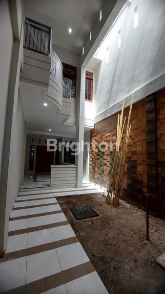 image RUMAH SIDOSERMO 2 LANTAI BAGUS TERAWAT STRATEGIS  (5)