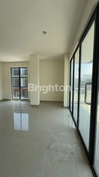 image DIJUAL RUKO 3 LANTAI HAMPTON AVENUE (8)