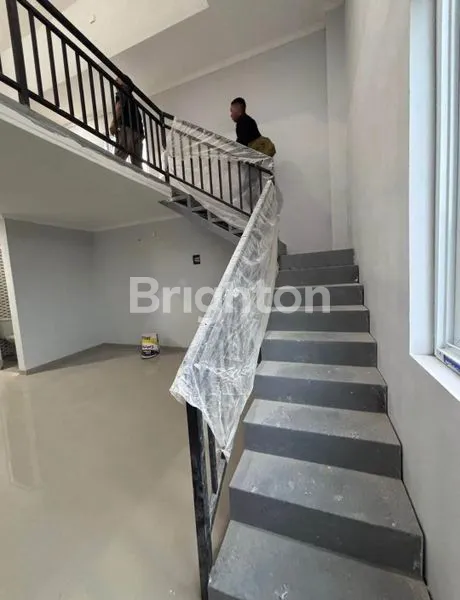 RUKO BARU, 3 LANTAI DI HAYAM WURUK