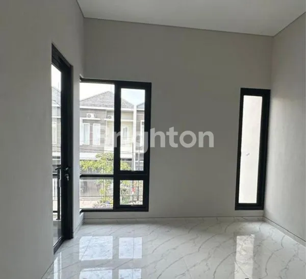 image RUMAH 2 LANTAI KUTISARI SIAP HUNI BARU GRESS MINIMALIS LUX SIAP HUNI BANYAK FREE NYA ! (4)