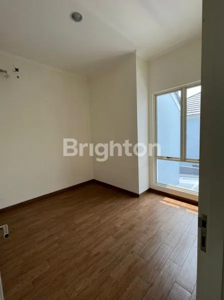 image SIAP HUNI, RUMAH 2 LANTAI KAWASAN SUVARNA SUTERA, TANGERANG (3)