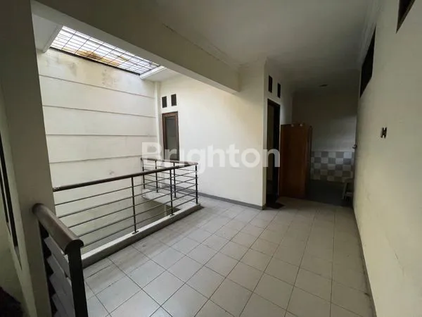 image RUMAH JL PORONG RAYA DARMO SELANGKAH DARI KEBUN BINATANG (6)