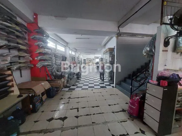 image RUKO 3LT PUSAT KOTA DENGAN PARKIR LUAS — IDEAL UNTUK BENGKEL ATAU TOKO SPAREPART (4)