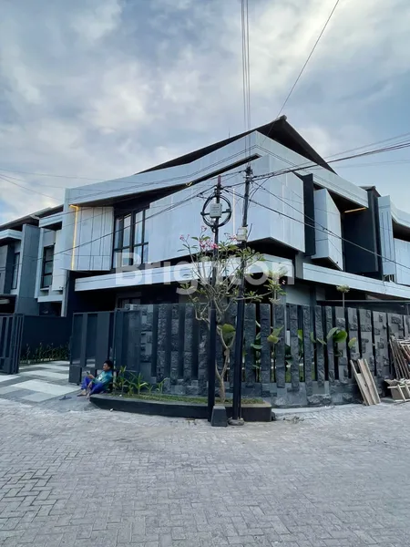 image RUMAH MANYAR SURABAYA TIMUR MODERN MINIMALIS, DEKAT AKSES MERR, DEKAT HOKKY MERR (1)