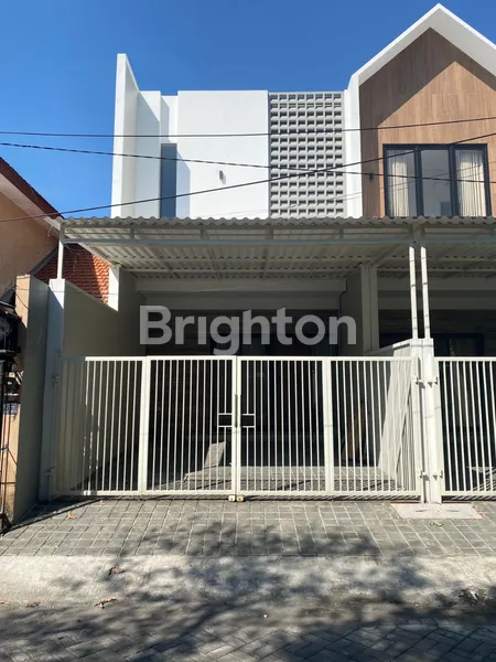 image TURUN HARGA, RUMAH RUNGKUT BARU GRESS, FULL FURNISHED, MINIMALIS, DEKAT JALAN RAYA, SIAP HUNI, JARANG ADA, DEKAT MCD RUNGKUT DAN KAMPUS UPN (1)