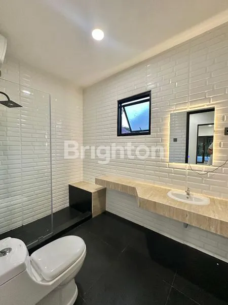 image RUMAH MEWAH 7KT 240M² DI KAWASAN PRESTISIUS DELTAMAS BEKASI\N (6)