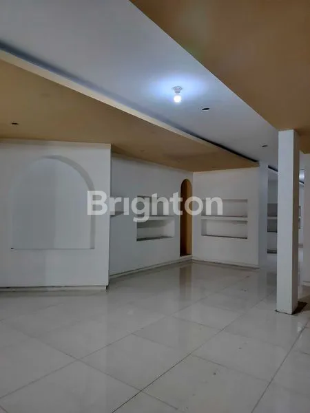 GEDUNG KOMERSIAL DAGO STRATEGIS DEKAT 5 KAMPUS TERNAMA