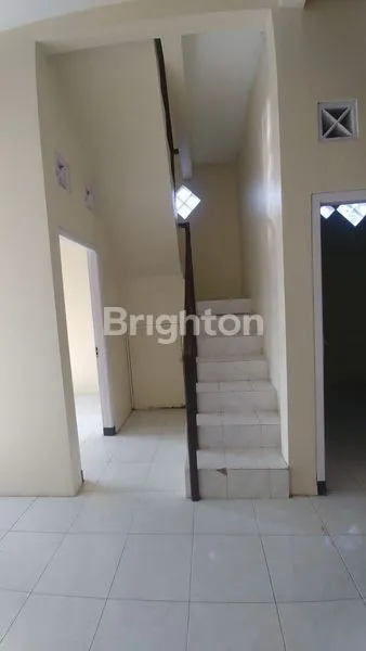 image RUMAH 2 LANTAI SHM, DEKAT BANDARA & KAMPUS UPN (4)