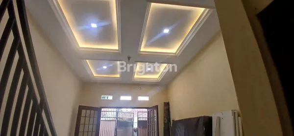 image RUMAH CANTIK9 3 LANTAI DI CONDET, SHM (3)