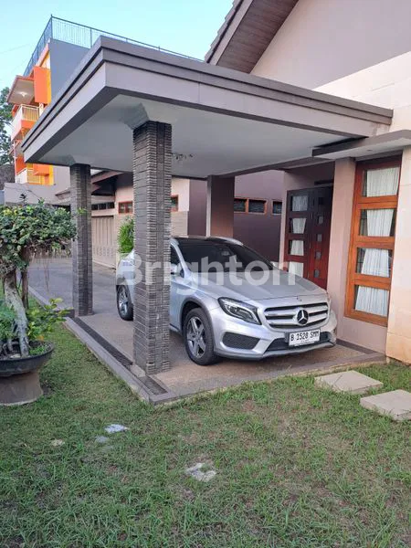 RUMAH MEWAH DI JL. TUBAGUS ISMAIL  DAGO - PILIHAN TERBAIK UNTUK KELUARGA