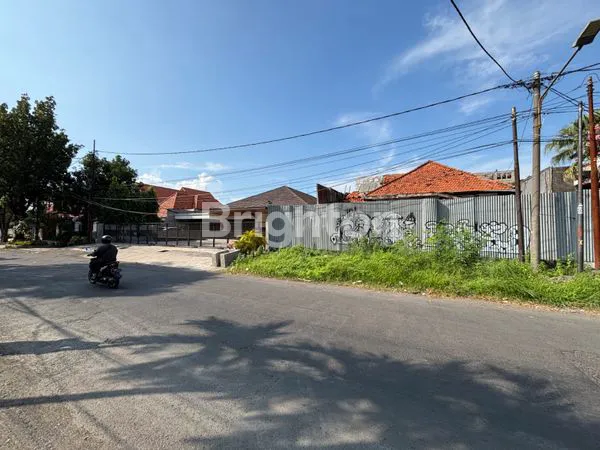image RUMAH DAN BANGUNAN HANYA HITUNG TANAH DI SURABAYA PUSAT (2)