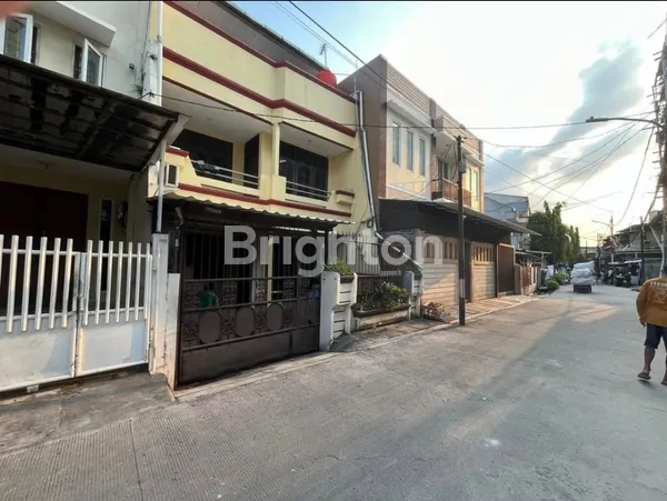 image RUMAH 3 LANTAI JELAMBAR (2)