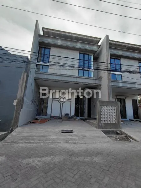 Gambar Property RUMAH BARU 2 LANTAI 4KT 1M AN WIYUNG, DEKAT BABATAN PRATAMA, ROYAL RESIDENCE, BABATAN MUKTI, DIAN ISTANA, WISATA BUKIT MAS, CITRALAND, PAKUWON INDAH, PRAMBANAN RESIDENCE