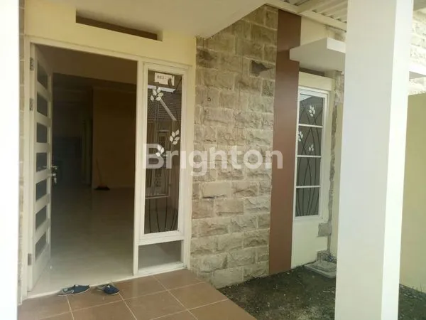 image PURI SURYA JAYA, VALENCIA, SIAP HUNI, NYAMAN (3)