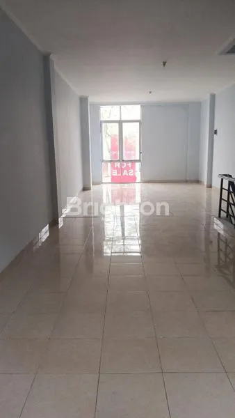 image RUKO 3 LANTAI LOKASI RAMAI DEKAT MALL SMS, SEKOLAH TARAKANITA & SEKOLAH STELLA MARIS (8)