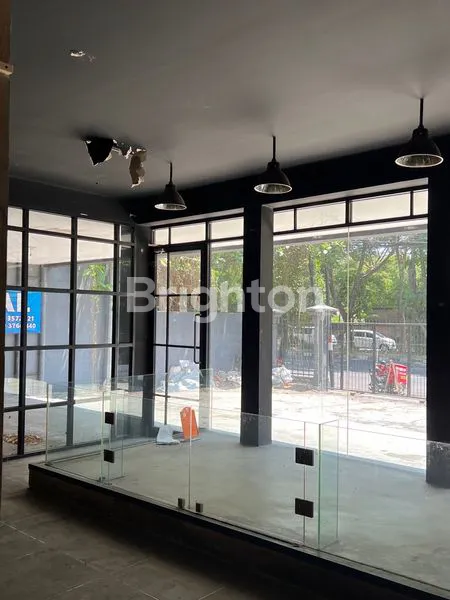 image KANTOR STRATEGIS BEKAS SHOWROOM DI DIPONEGORO (4)