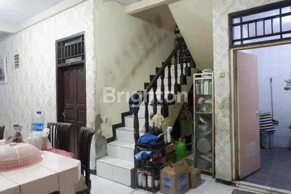 image RUMAH 3 LANTAI DI JELAMBAR, LT 97.5M² (5)