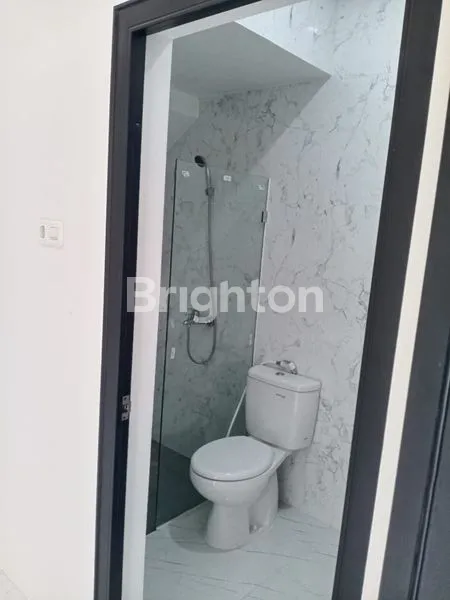 image RUMAH MINIMALIS 2 LANTAI DI JL. TENGGILIS MEJOYO (7)
