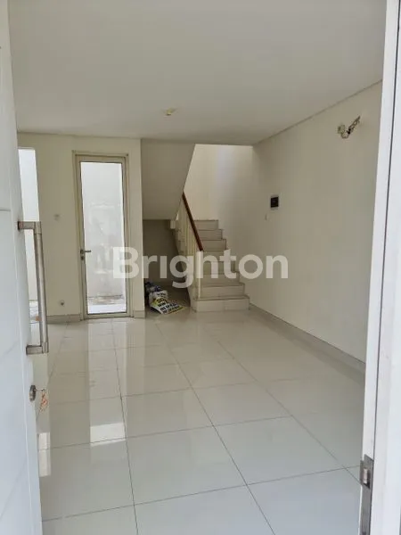 image RUMAH 2 LANTAI DI GRAND PAKUWON CLUSTER ADELAIDE MODERN MINIMALIS SURABAYA BARAT (5)
