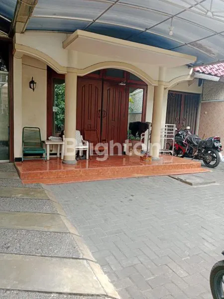 image RUMAH 1 LANTAI SIAP HUNI LOKASI STRATEGIS DI TENGAH KOTA SURABAYA JALAN BKR (3)