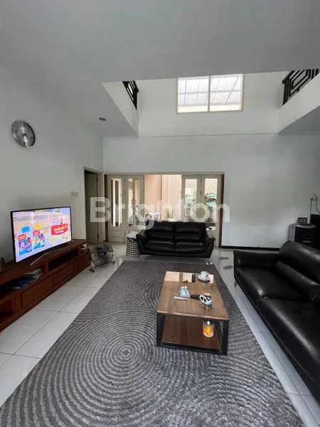 image RUMAH MEWAH DI SAMBIROTO (4)