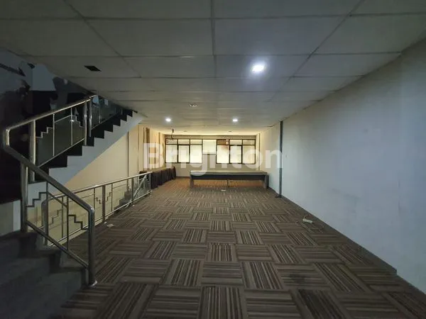 image RUKO 4 LANTAI STRATEGIS SIAP PAKAI DI TENGAH KOTA SOLO (3)