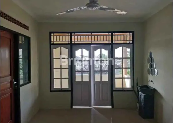 image RUMAH 2 LANTAI, GRANIT, LANGSUNG SIAP HUNI (3)