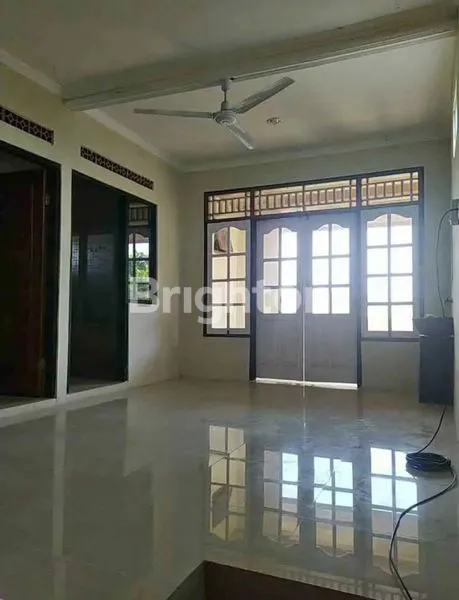 image RUMAH 2 LANTAI, GRANIT, LANGSUNG SIAP HUNI (2)