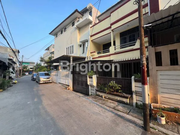 image RUMAH SIAP HUNI DI JELAMBAR, SEMI-FURNISHED, 150M² (1)