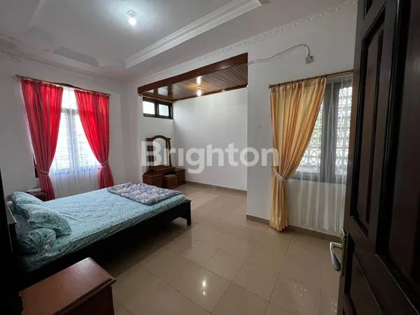 image RUMAH MEWAH 2 LANTAI.DI SEWAKAN (6)