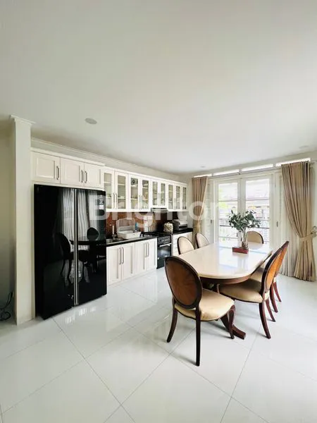 image RUMAH KONSEP VILLA NYAMAN SEJUK SIAP HUNI FULL FURNISH DI CIUMBULEUIT (8)