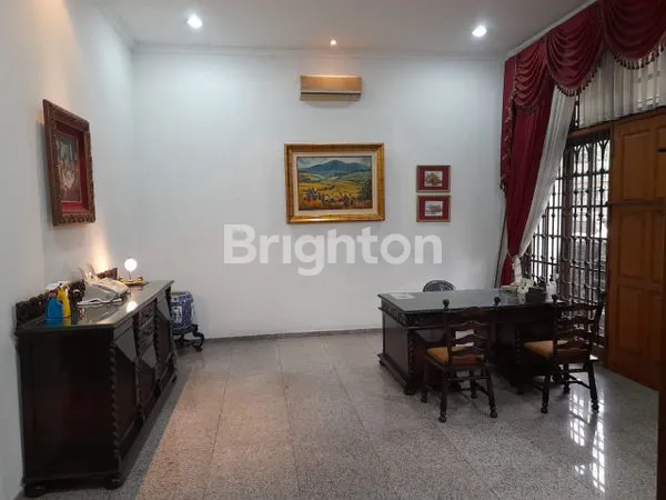 image DIJUAL RUMAH MEWAH SIAP HUNI COCOK KANTOR EKSKLUSIF / HUNIAN KELUARGA BESAR (3)
