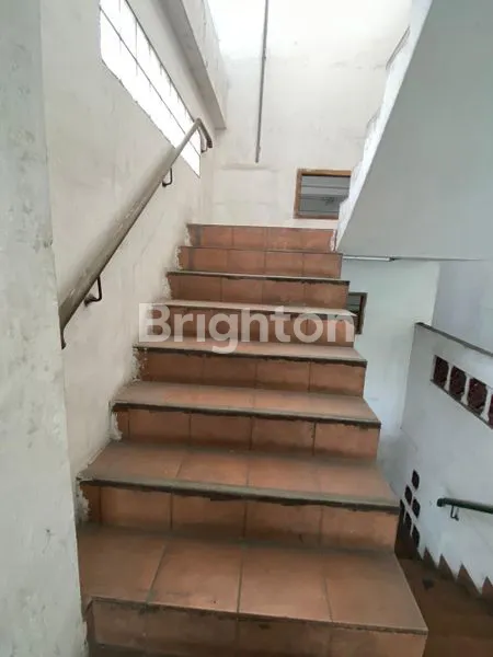 image RUKO STRATEGIS CEMPAKA PUTIH, LT 220M² 3 LANTAI (2)