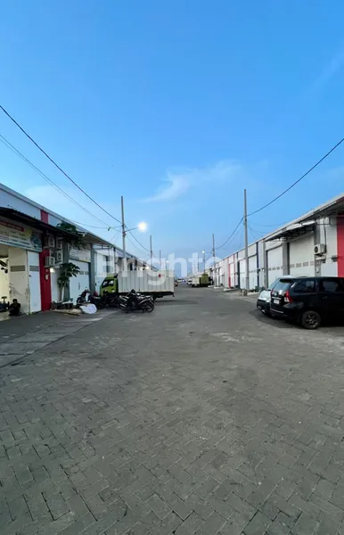 image GUDANG SIAP PAKAI, TRITAN HUB GEDANGAN SEDATI (2)