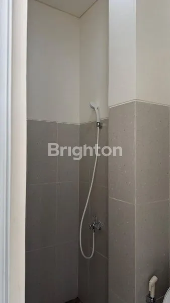 image RUKO 3 LANTAI DI HAMPTON - GADING SERPONG (3)