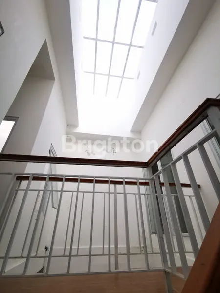 image RUMAH 2 LANTAI AKSES MUDAH GUNUNGANYAR TAMBAK SURABAYA (2)