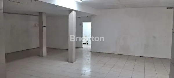 image RUMAH LOKASI STRATEGIS AREA KOMERSIL, TERAWAT, RAPIH, SIAP UNTUK USAHA, KANTOR DAN SEBAGAI TEMPAT TINGGAL (5)