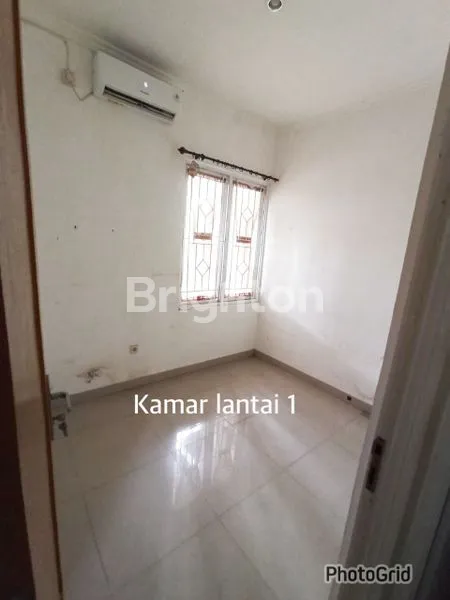 image RUMAH 2 LANTAI STRATEGIS GRAHA SELARAS CIBINONG (2)