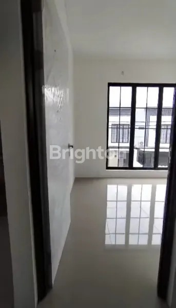 image RUMAH BARU GRESS REGENCY ONE BABATAN (2)