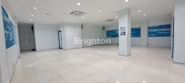 image RUKO 4 LANTAI SIAP PAKAI DI JL. P. JAYAKARTA – LENGKAP DENGAN LIFT BARANG DAN GENSET, COCOK UNTUK KANTOR ATAU GUDANG (5)