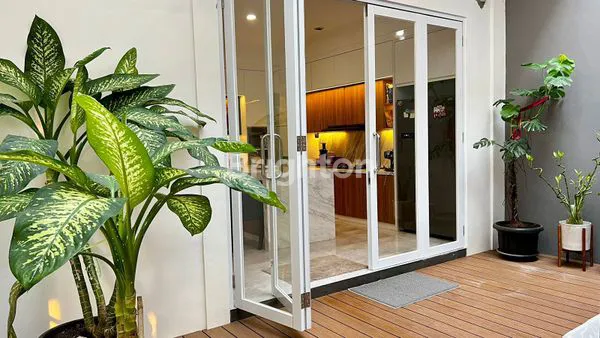 image RUMAH MEWAH SIAP HUNI DI PERMATA HIJAU – FULL PERABOT & CCTV, LOKASI ELITE JAKARTA SELATAN (2)