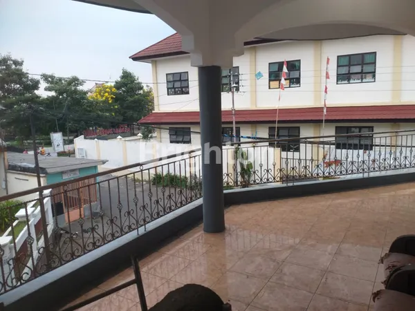 image RUMAH HOOK CANTIK 2 LANTAI 50 M DARI MASJID ZAYED - COCOK UNTUK KOST & INVESTASI (3)