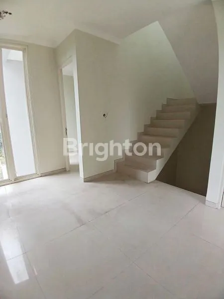 image RUMAH BARU 3 LANTAI 5 MENIT KE EXIT TOL SAWOJAJAR (3)