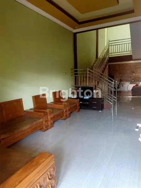 image RUMAH STRATEGIS DI KOMPLEK PERUMAHAN NGRONGGO (2)